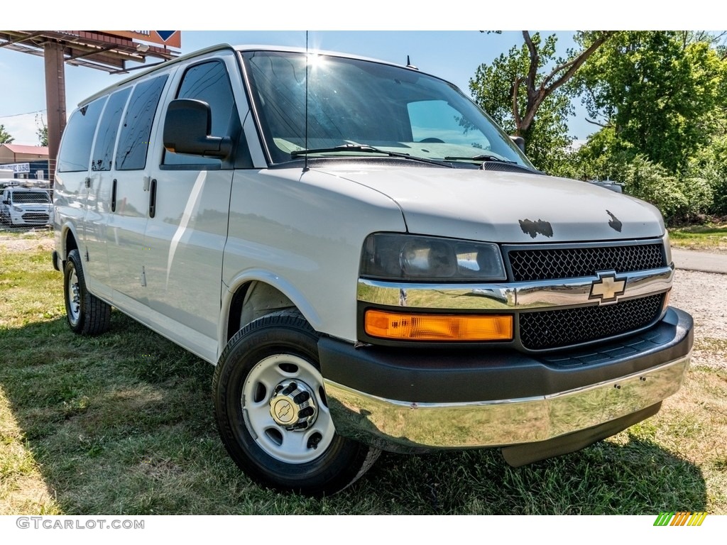 2011 Express LT 3500 Passenger Van - Summit White / Neutral photo #1