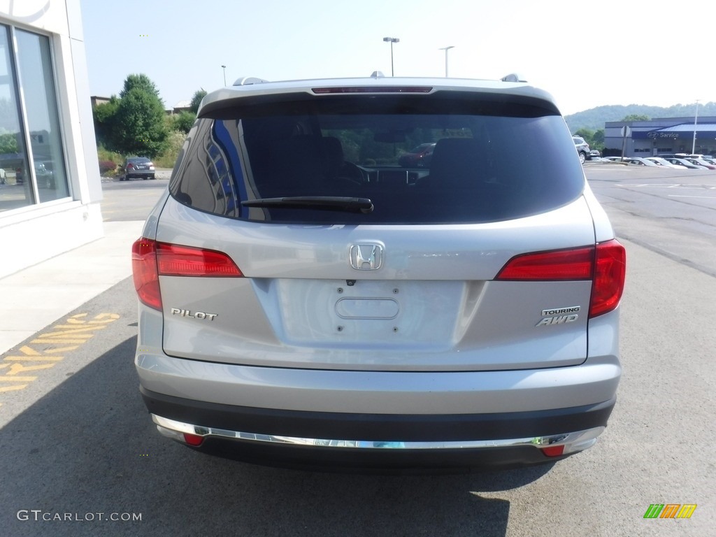 2016 Pilot Touring AWD - Lunar Silver Metallic / Gray photo #7