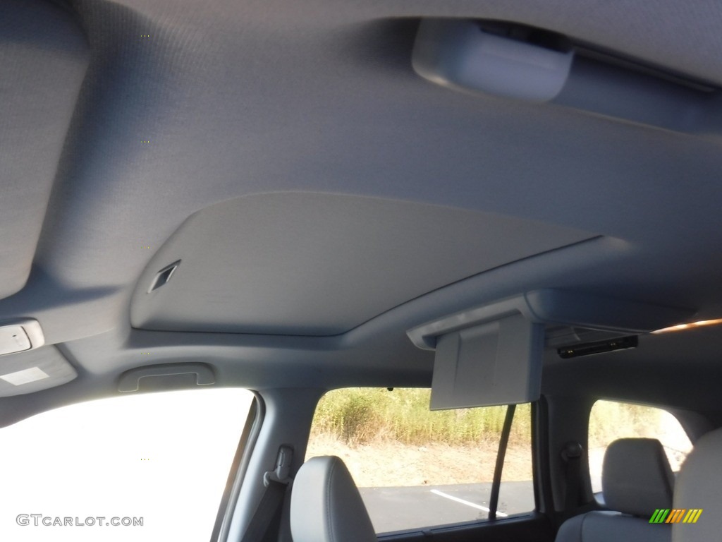 2016 Pilot Touring AWD - Lunar Silver Metallic / Gray photo #12