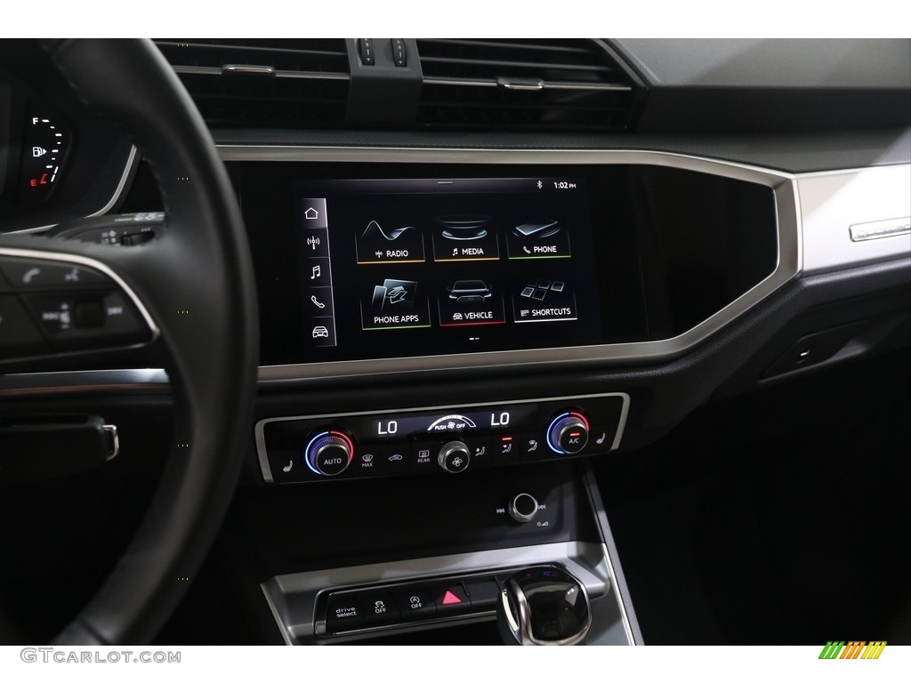 2019 Audi Q3 Premium quattro Controls Photo #138875105