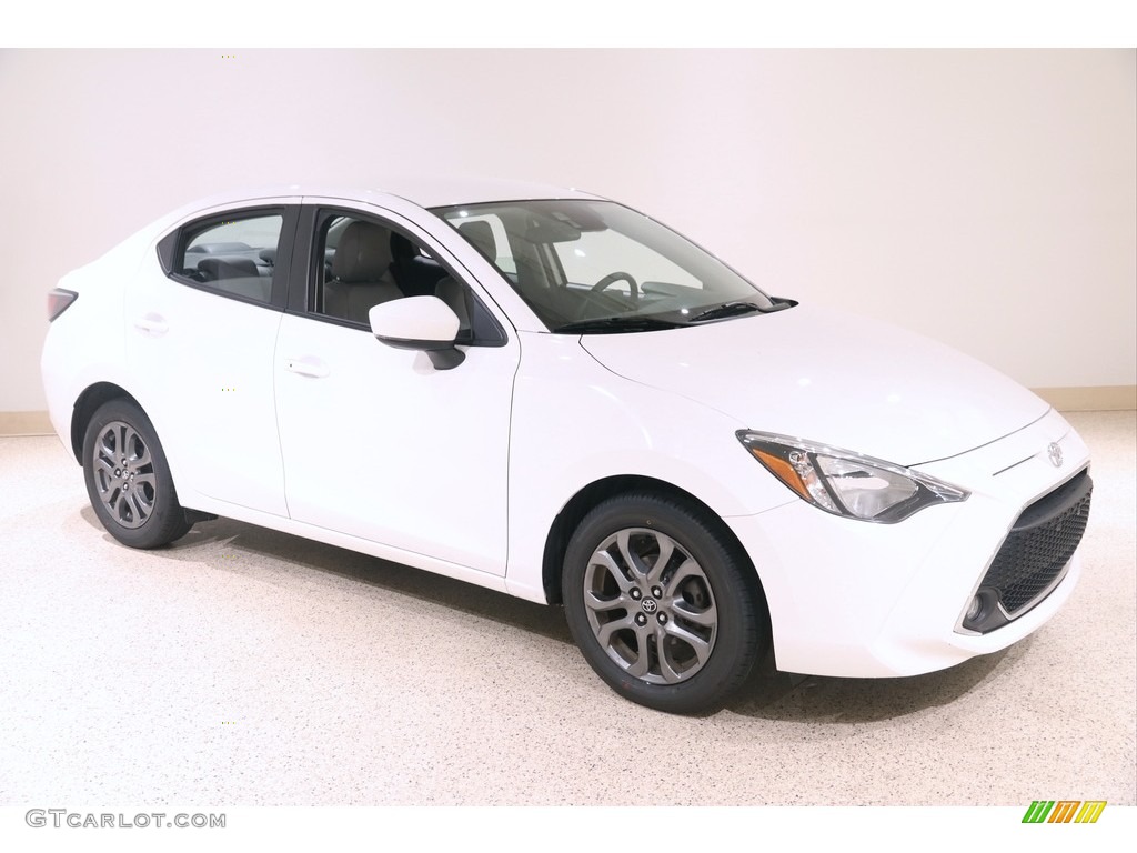 2019 Toyota Yaris LE Exterior Photos
