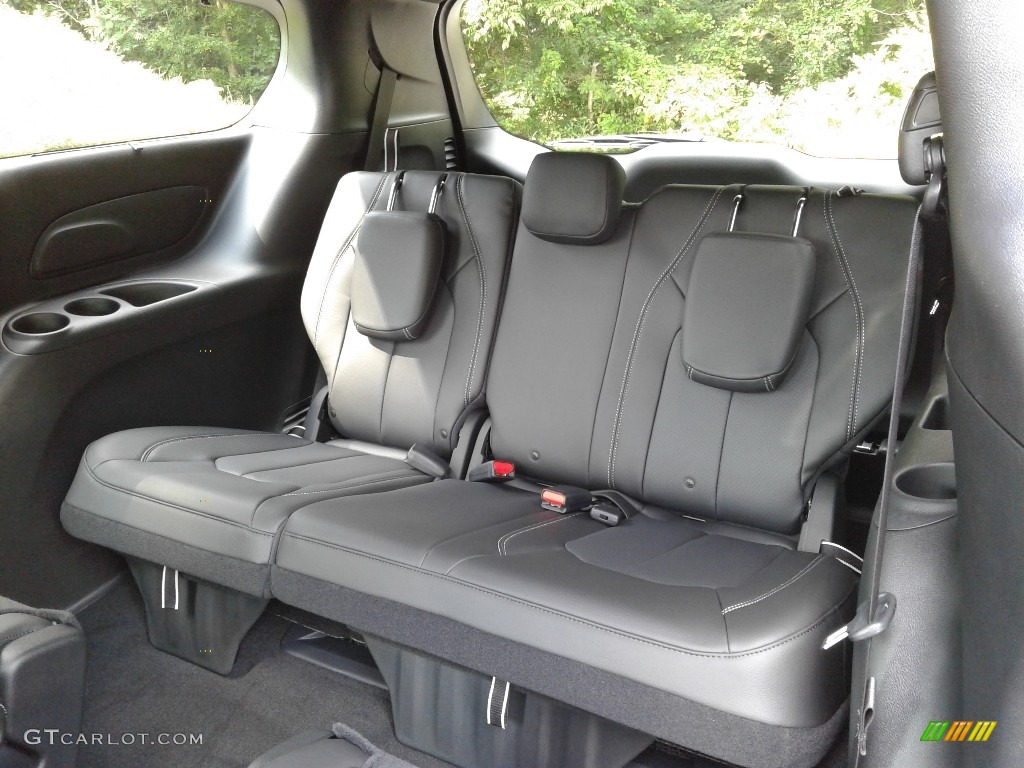 Black Interior 2020 Chrysler Pacifica Touring L Photo #138877892