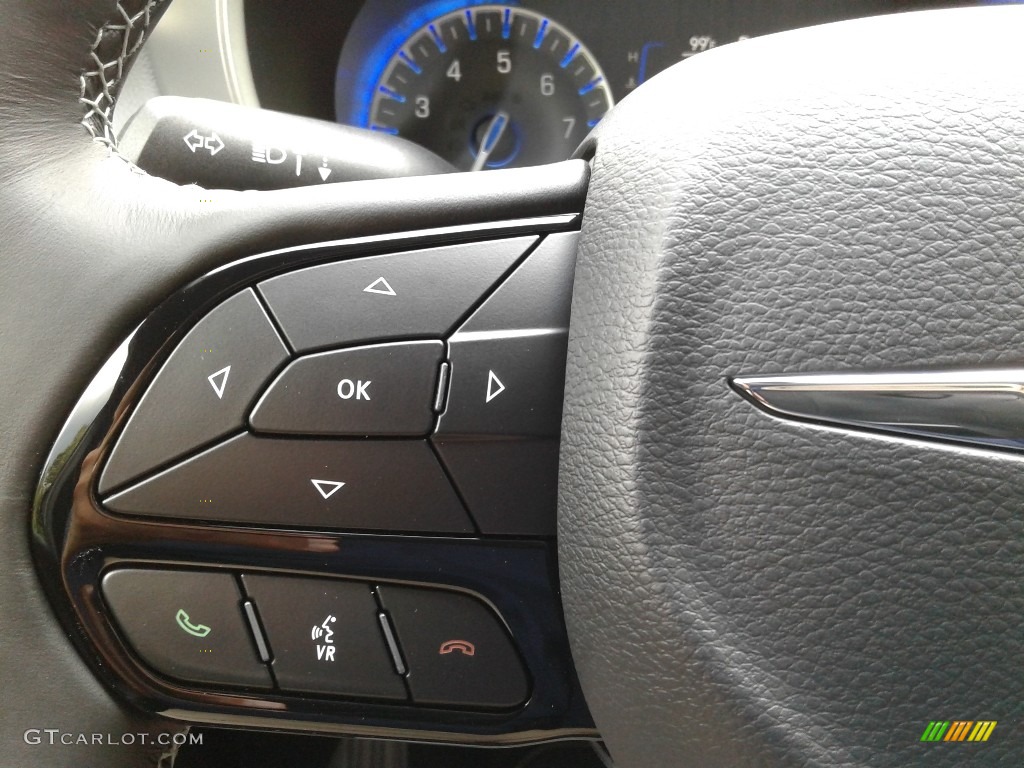 2020 Chrysler Pacifica Touring L Black Steering Wheel Photo #138878075