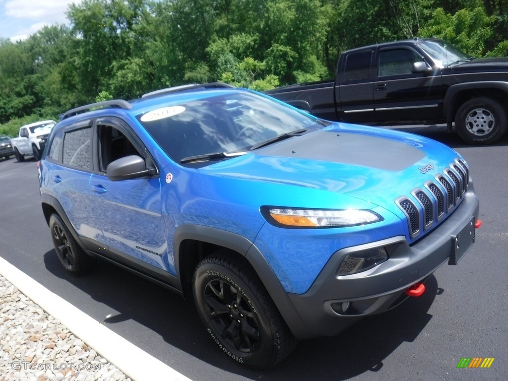 2017 Cherokee Trailhawk 4x4 - Hydro Blue Pearl / Black photo #8