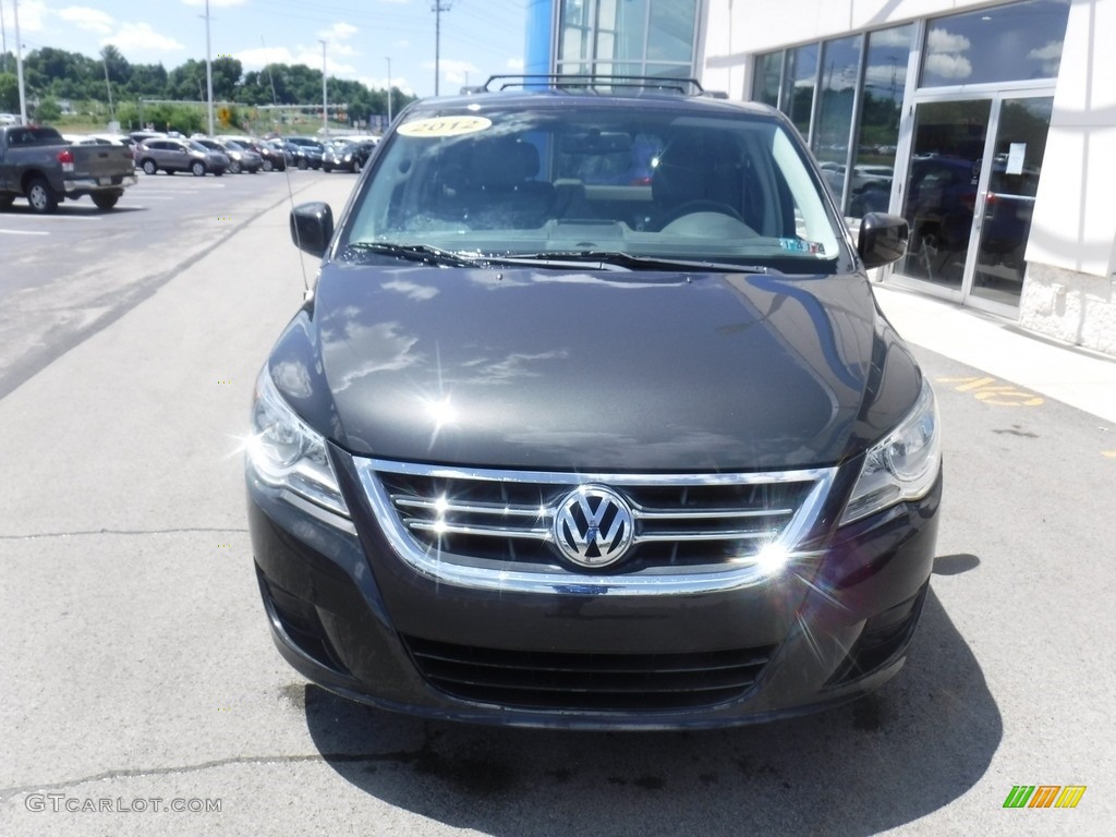 2012 Routan SE - Twilight Gray Metallic / Aero Gray photo #5