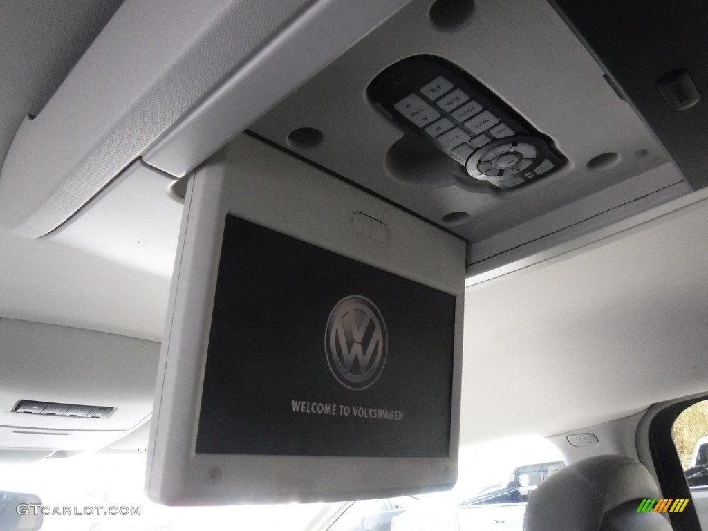 2012 Routan SE - Twilight Gray Metallic / Aero Gray photo #10