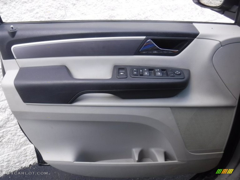 2012 Routan SE - Twilight Gray Metallic / Aero Gray photo #11
