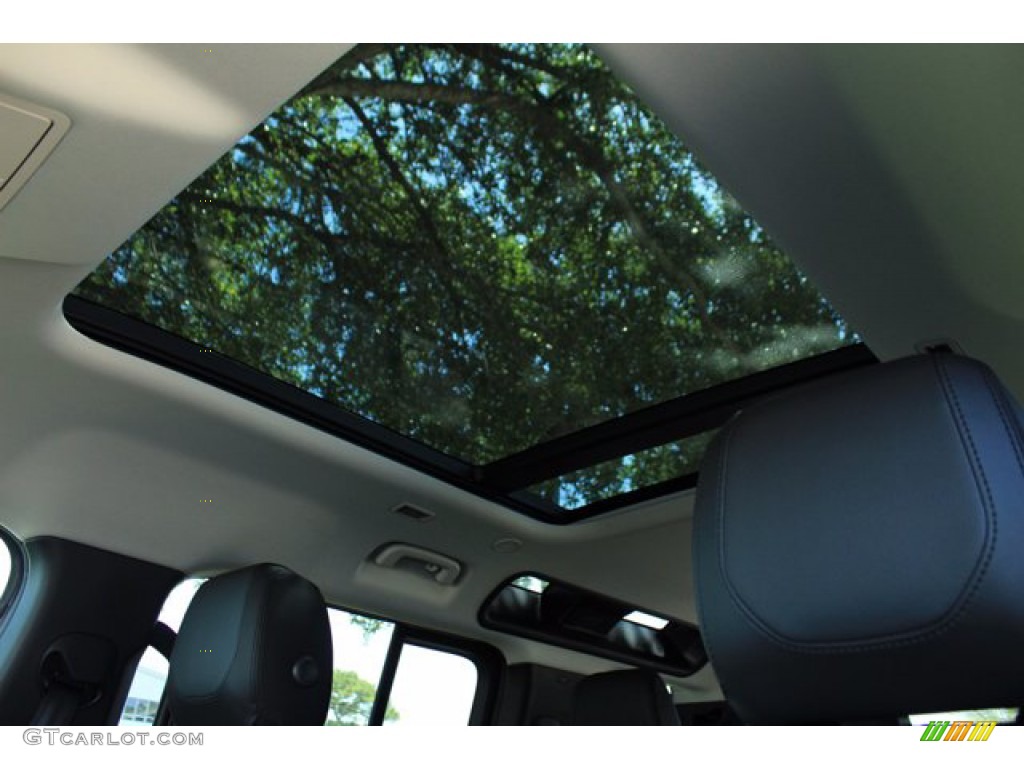 2020 Land Rover Defender 110 First Edition Sunroof Photos