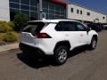 Super White - RAV4 XLE AWD Photo No. 33