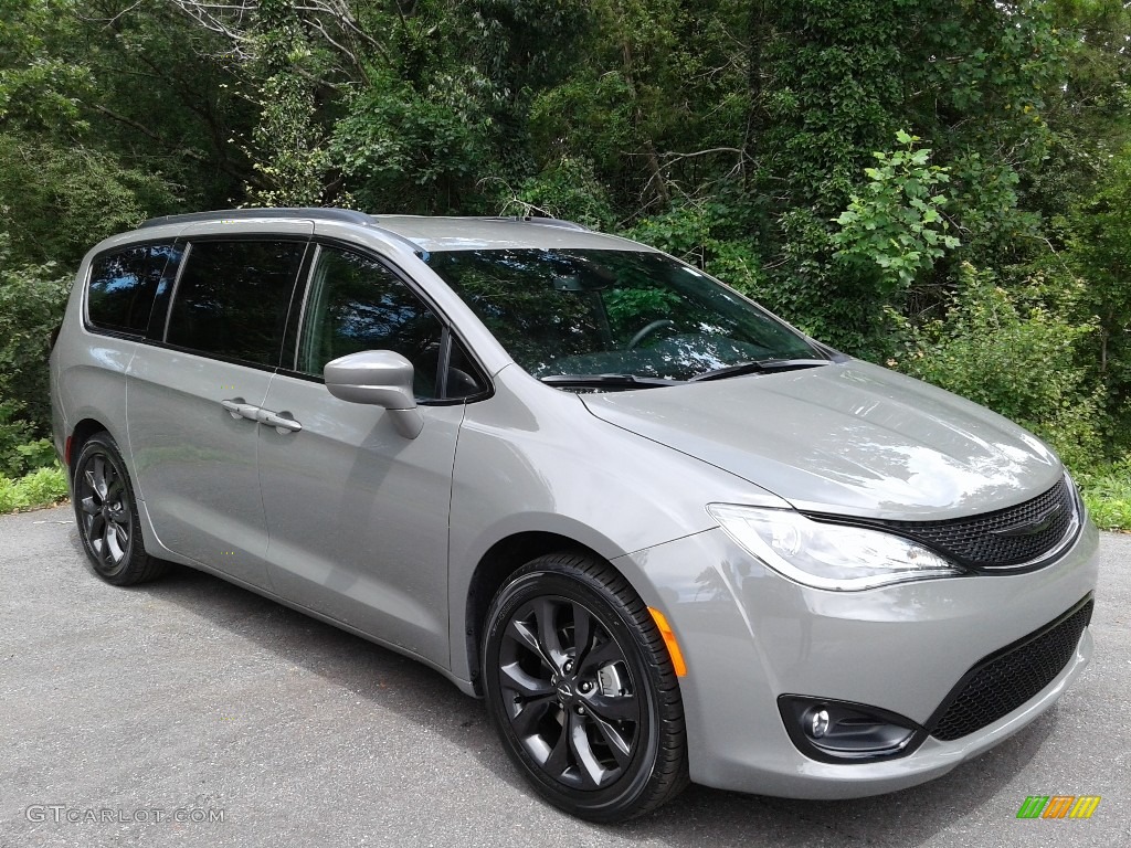 Ceramic Grey 2020 Chrysler Pacifica Touring L Exterior Photo #138886817