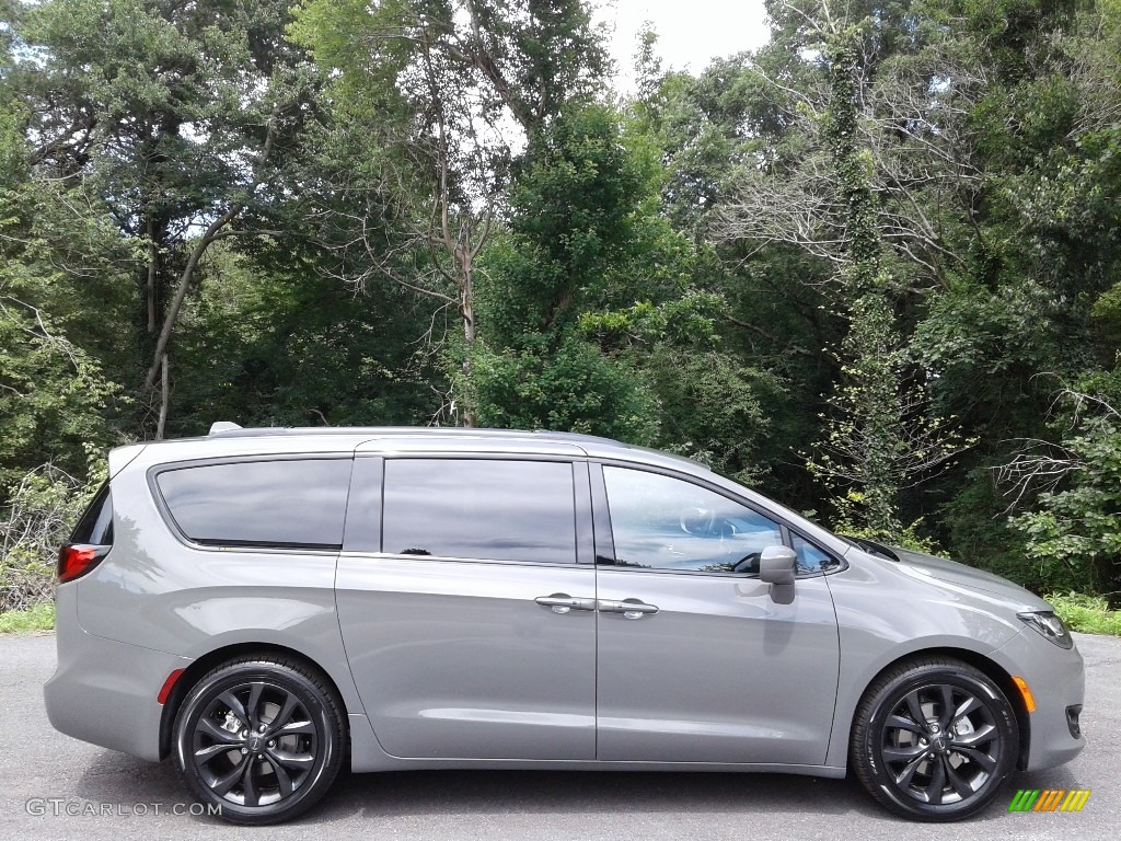 Ceramic Grey 2020 Chrysler Pacifica Touring L Exterior Photo #138886853