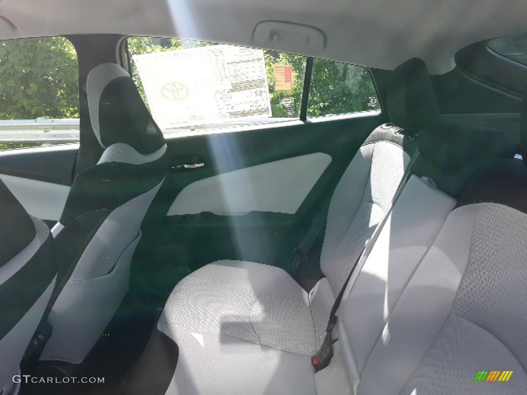 2020 Prius LE - Magnetic Gray Metallic / Moonstone photo #23