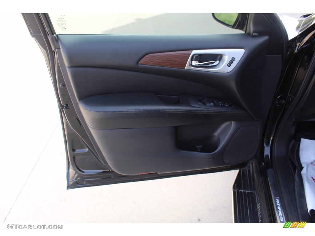 2017 Pathfinder Platinum - Magnetic Black / Charcoal photo #9