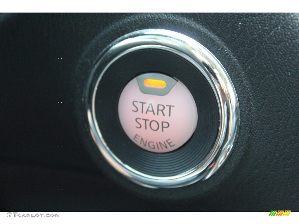 2017 Pathfinder Platinum - Magnetic Black / Charcoal photo #15