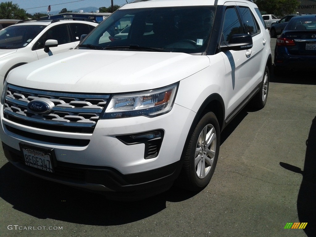 2018 Explorer XLT 4WD - Oxford White / Ebony Black photo #2