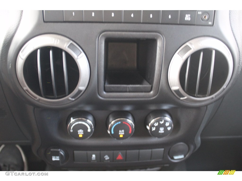 2015 Wrangler Unlimited Sport 4x4 - Anvil / Black photo #16