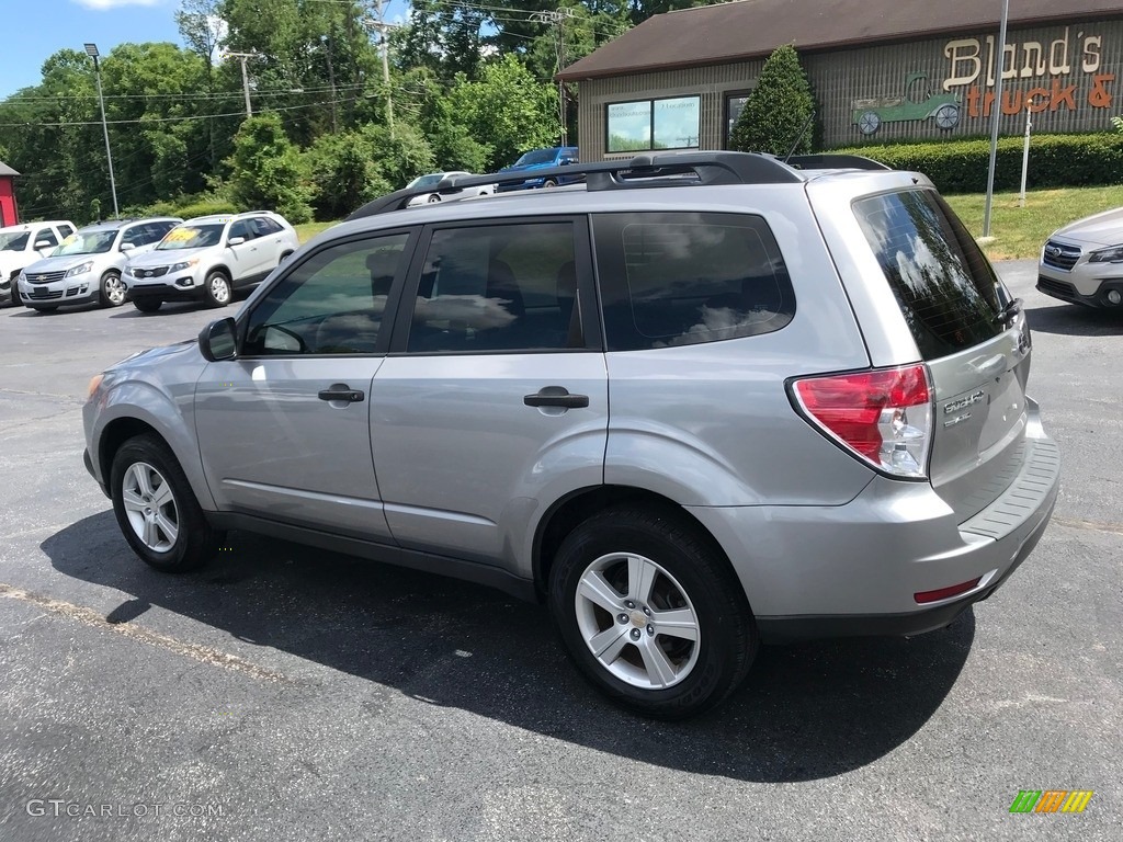 2011 Forester 2.5 X - Spark Silver Metallic / Platinum photo #9