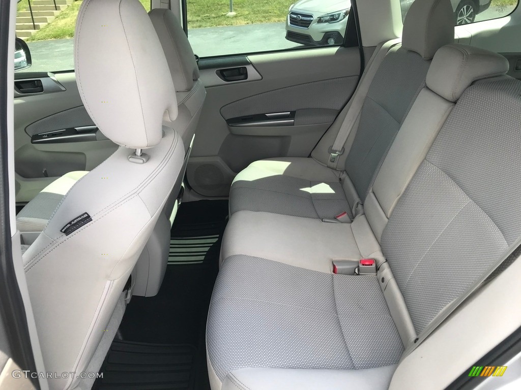 2011 Forester 2.5 X - Spark Silver Metallic / Platinum photo #22