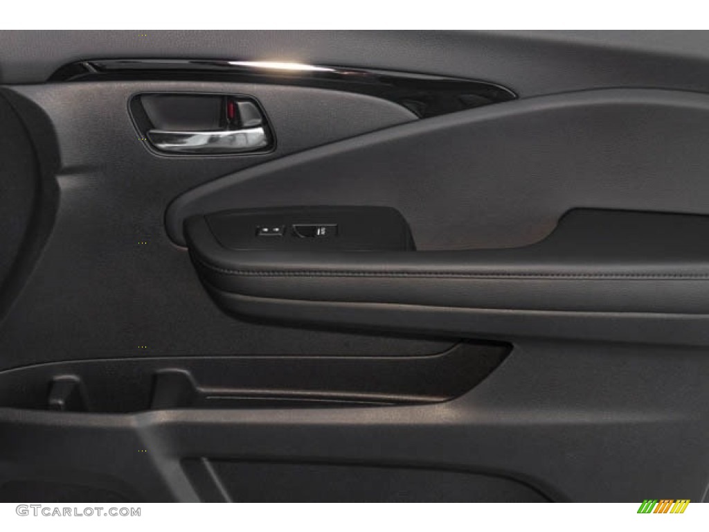2021 Honda Pilot Touring Door Panel Photos