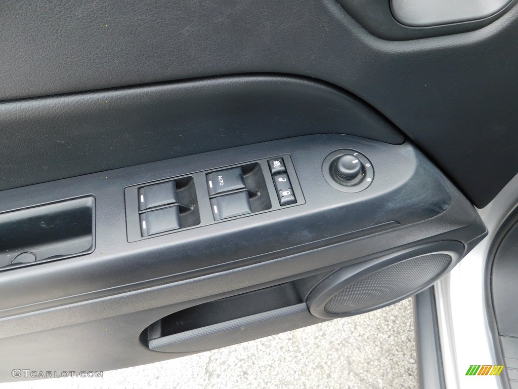 2017 Jeep Compass 75th Anniversary Edition Dark Slate Gray Door Panel Photo #138902183