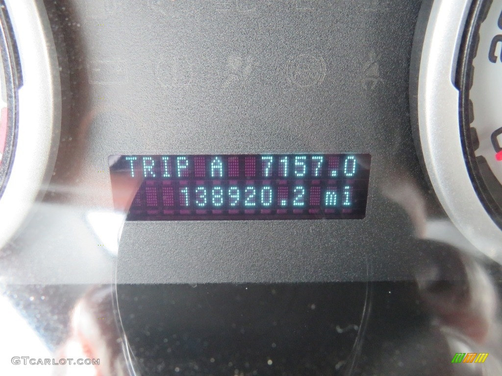 2008 Focus SE Sedan - Silver Frost Metallic / Charcoal Black photo #19