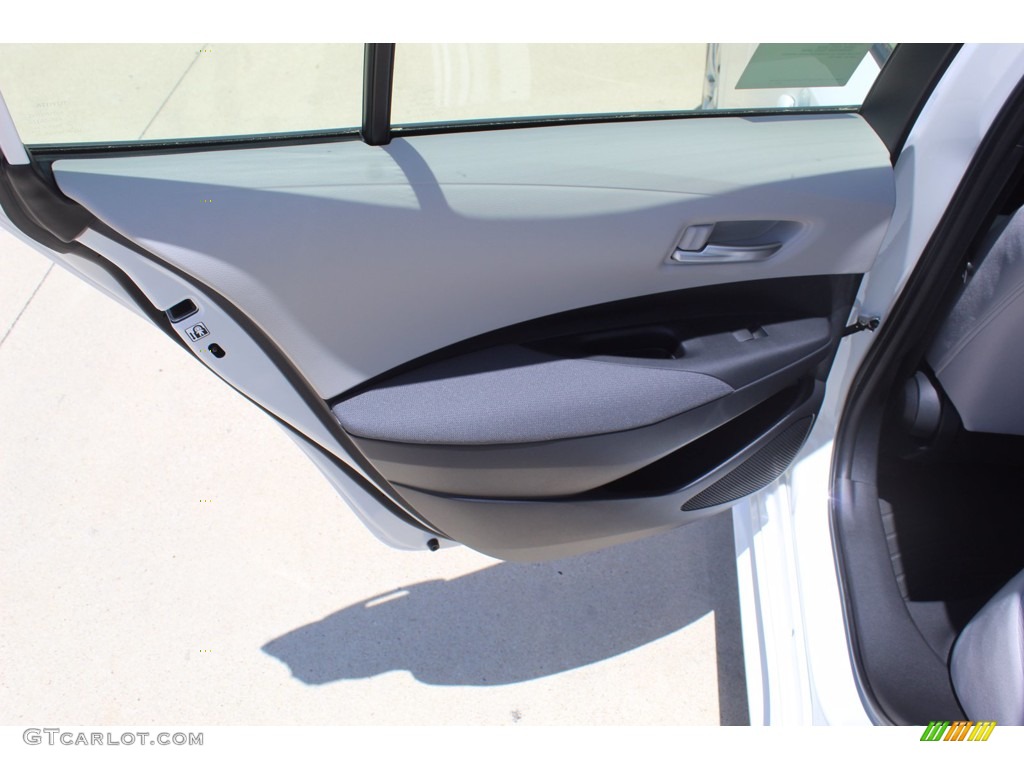2021 Toyota Corolla LE Light Gray/Moonstone Door Panel Photo #138906929