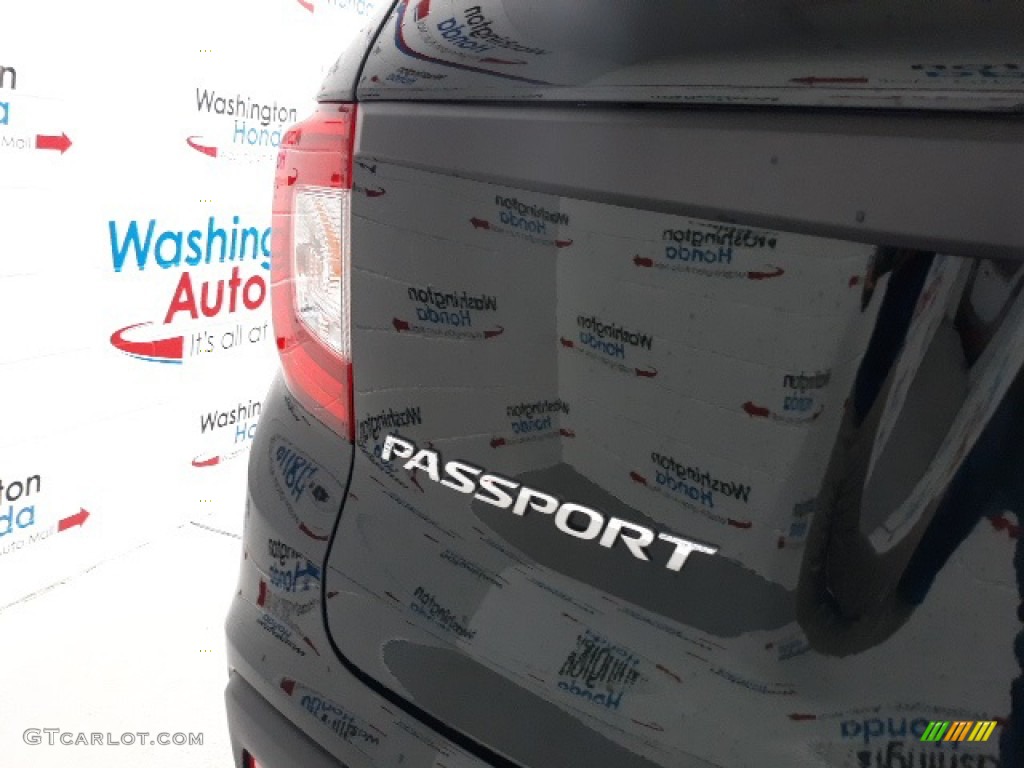 2020 Passport EX-L AWD - Black Forest Pearl / Gray photo #30
