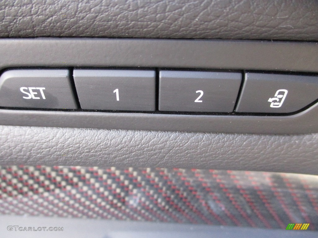 2019 Cadillac XT4 Sport Controls Photo #138909968