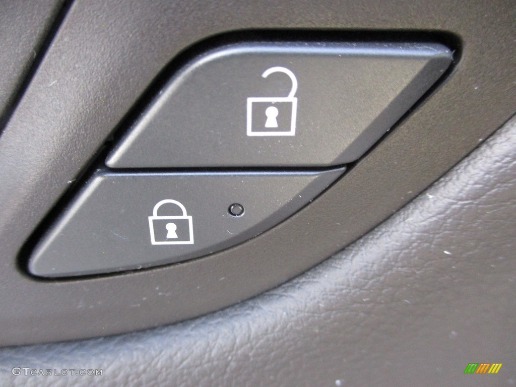 2019 Cadillac XT4 Sport Controls Photo #138909992