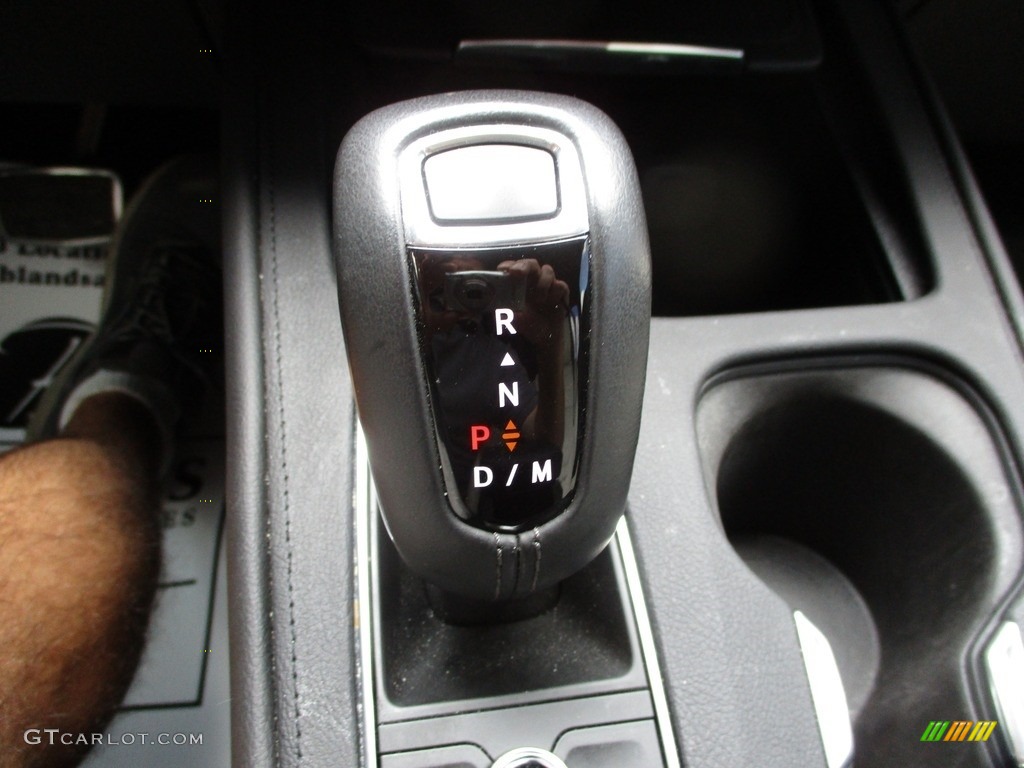 2019 Cadillac XT4 Sport Transmission Photos