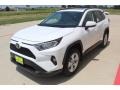 Super White - RAV4 XLE Photo No. 4