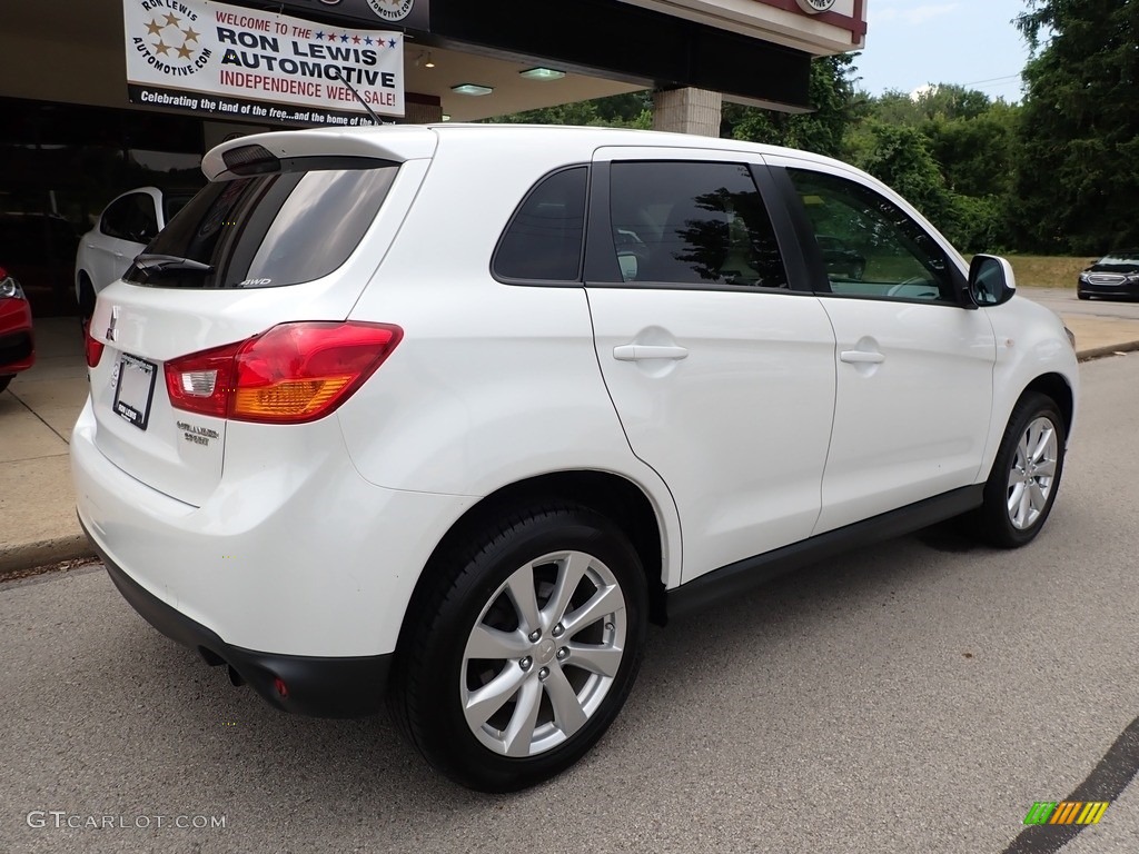 2015 Outlander Sport ES - White / Black photo #2