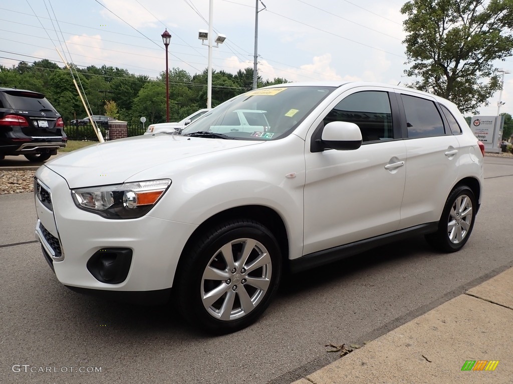 White 2015 Mitsubishi Outlander Sport ES Exterior Photo #138916463