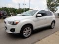 Front 3/4 View of 2015 Outlander Sport ES