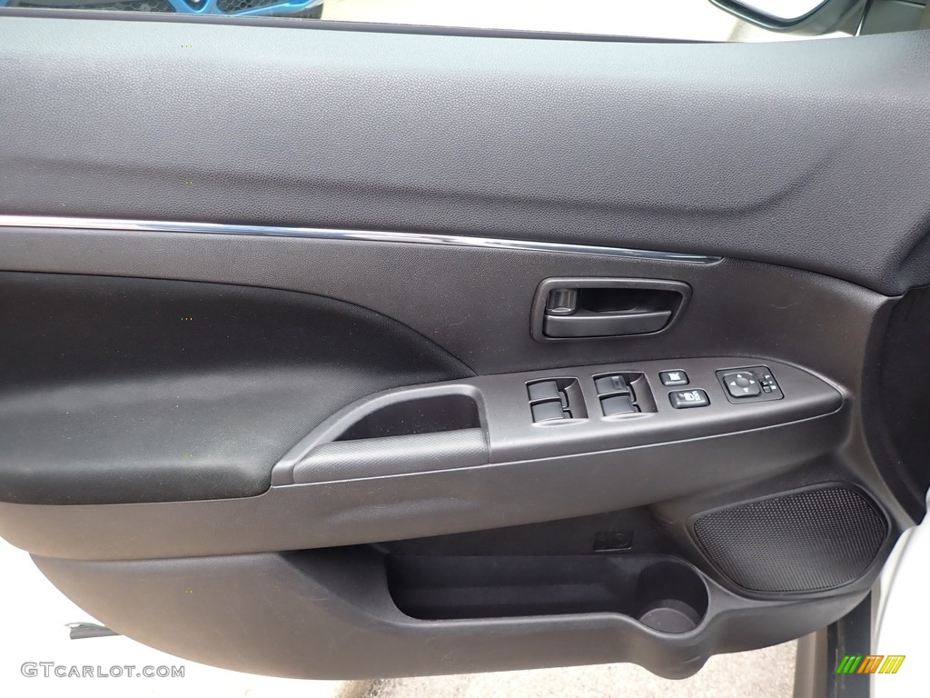 2015 Mitsubishi Outlander Sport ES Door Panel Photos