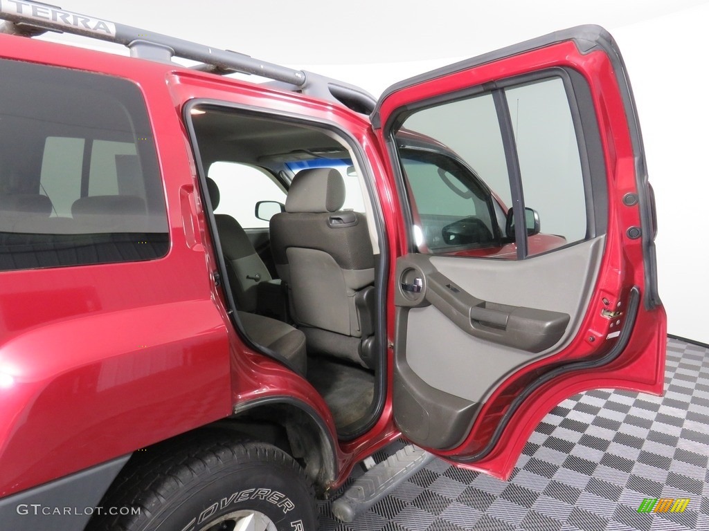 2006 Xterra S 4x4 - Silver Lightning Metallic / Desert/Graphite photo #33