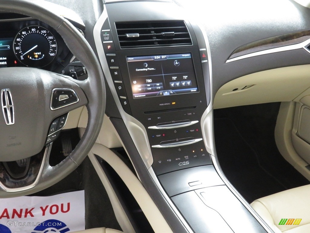 2014 Lincoln MKZ AWD Controls Photo #138917162