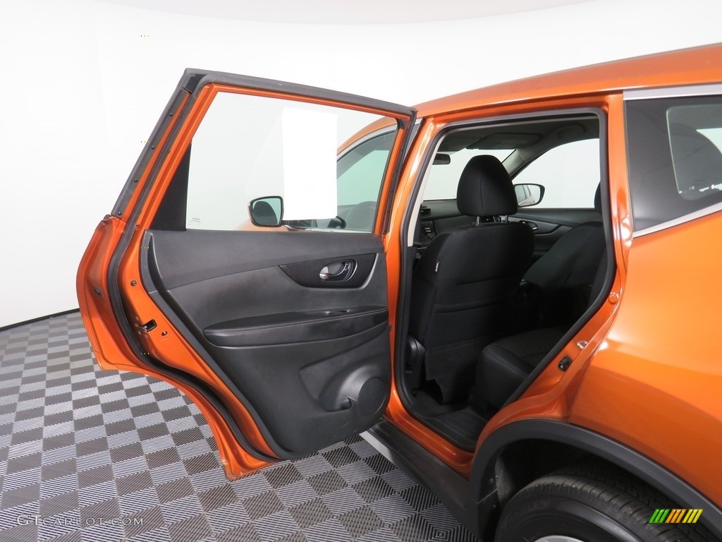 2017 Rogue S AWD - Monarch Orange / Charcoal photo #31