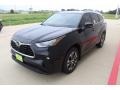 2020 Midnight Black Metallic Toyota Highlander XLE  photo #4