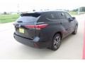 2020 Midnight Black Metallic Toyota Highlander XLE  photo #8