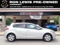 2017 Silky Silver Kia Forte5 LX #138800350