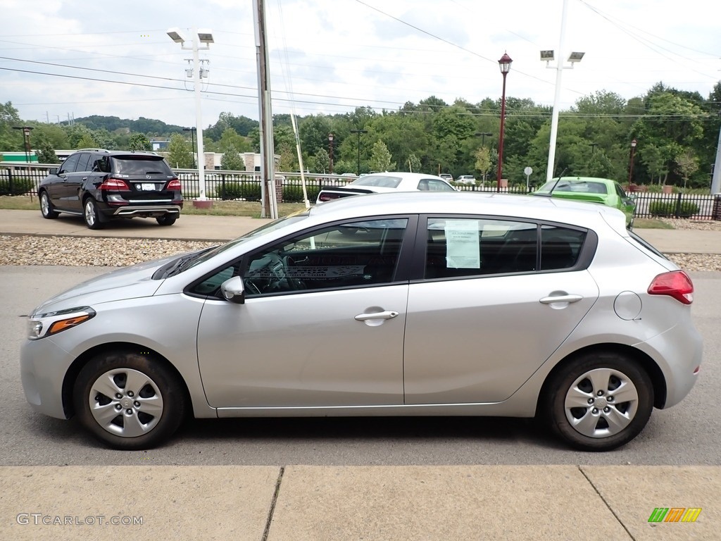 Silky Silver 2017 Kia Forte5 LX Exterior Photo #138921899