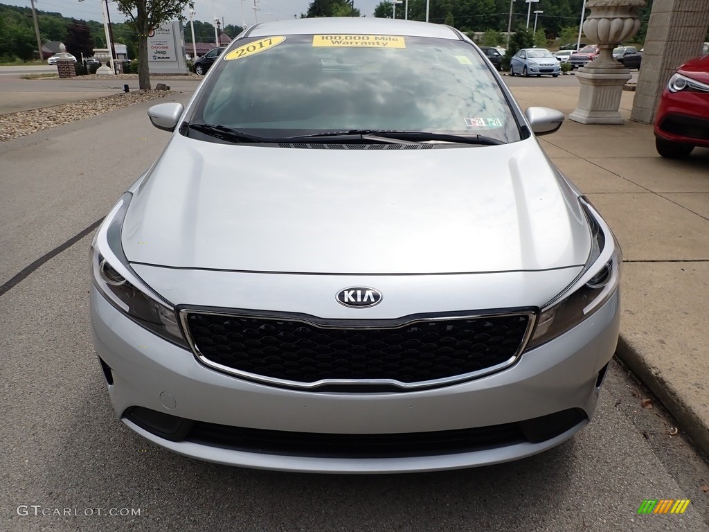 2017 Forte5 LX - Silky Silver / Black photo #8