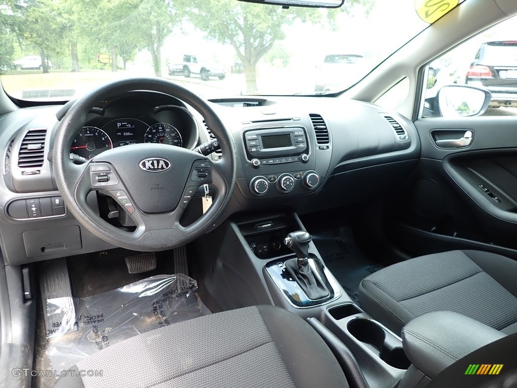 Black Interior 2017 Kia Forte5 LX Photo #138922076