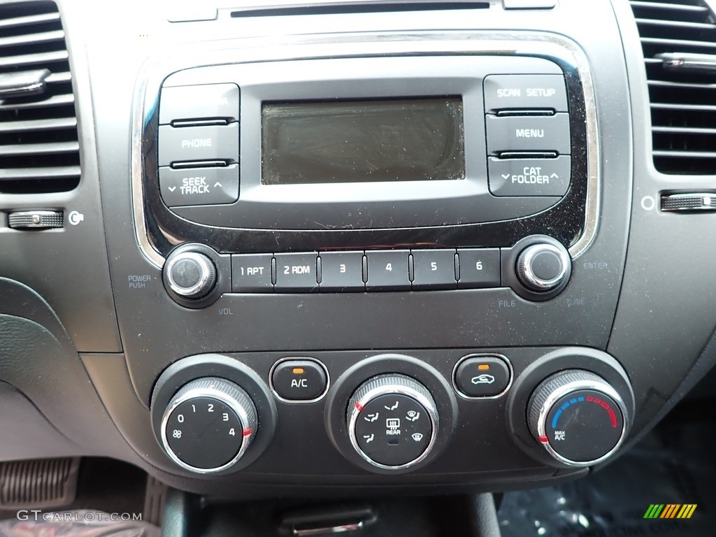 2017 Kia Forte5 LX Controls Photo #138922142