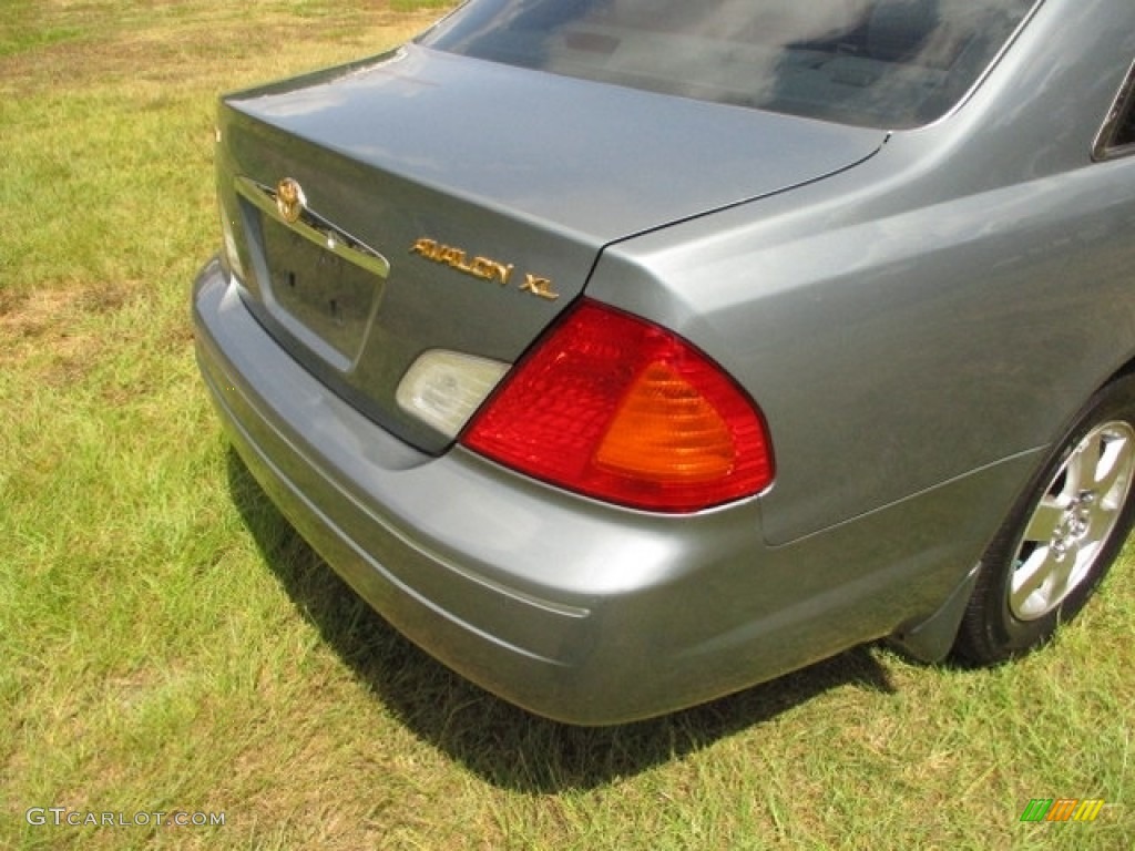 2001 Avalon XL - Silver Spruce Metallic / Ivory photo #43