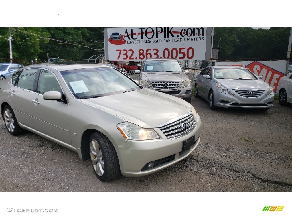 Serengeti Sand Metallic Infiniti M