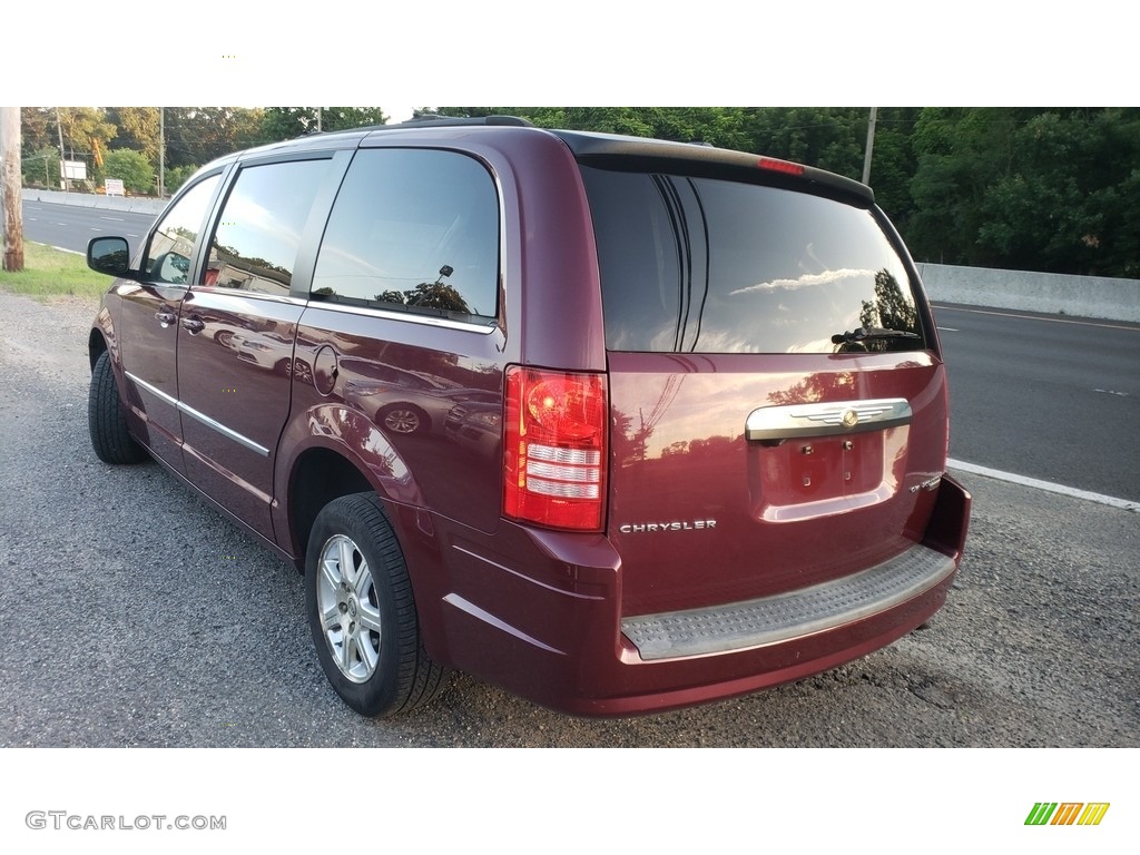 2009 Town & Country Touring - Inferno Red Crystal Pearl / Medium Pebble Beige/Cream photo #5