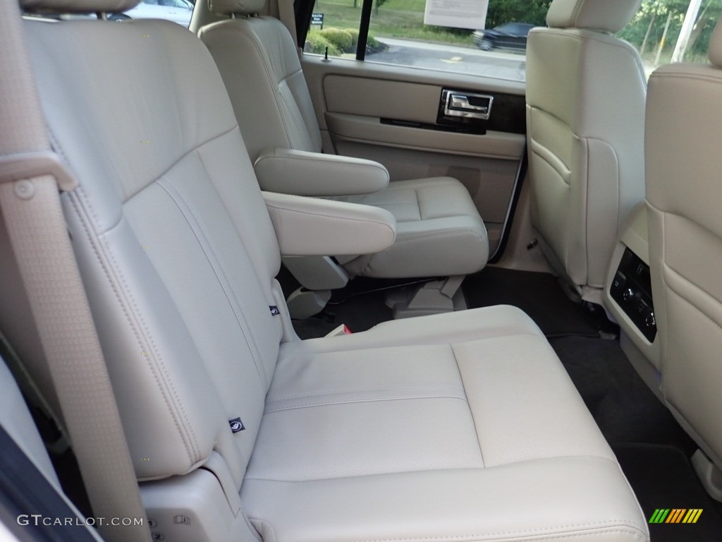 Medium Light Stone Interior 2017 Lincoln Navigator Select 4x4 Photo #138941204