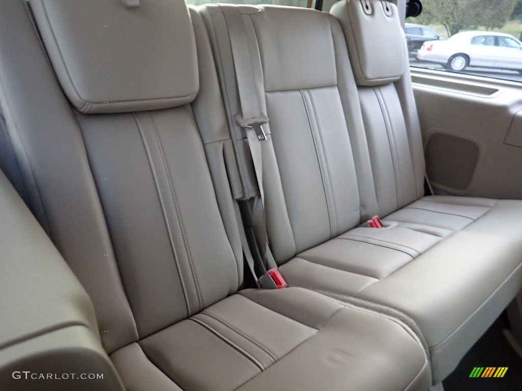 2017 Lincoln Navigator Select 4x4 Rear Seat Photo #138941214